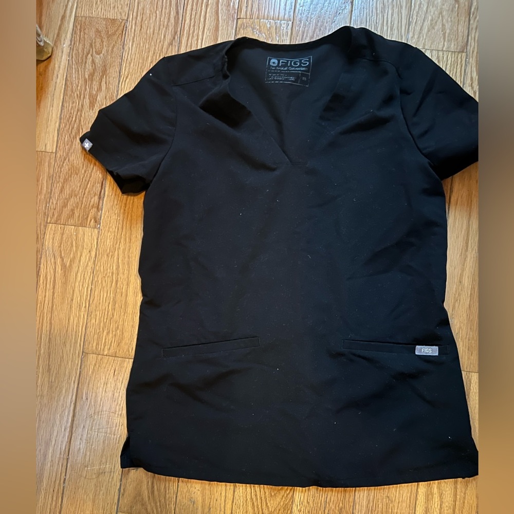 Figs scrub top